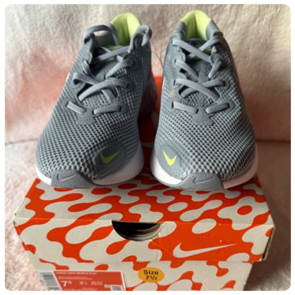 Nike RENEW RUN RUNNING SHOES SIZE 7 1/2 NEWT - Picture 10 of 16